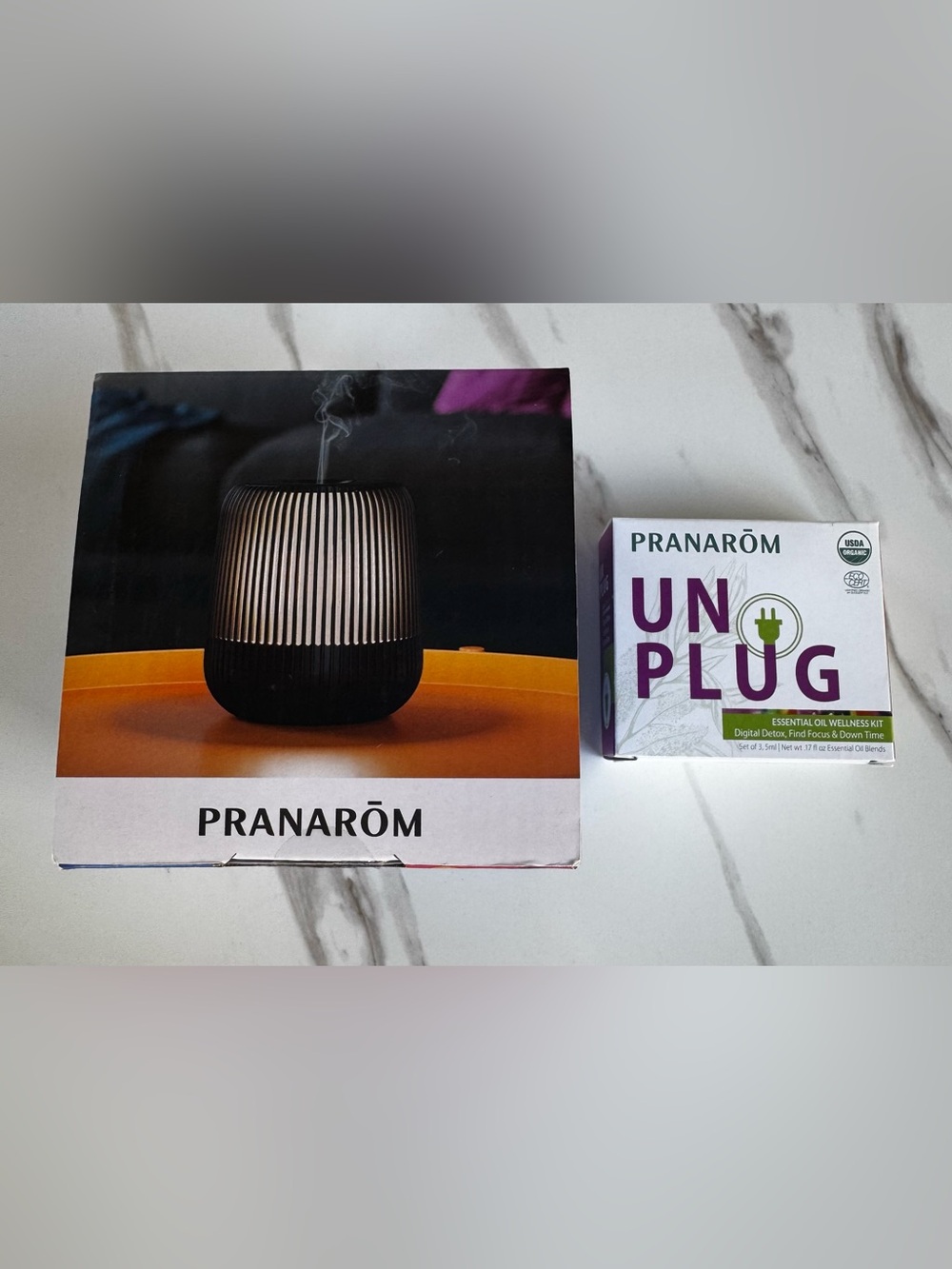 Pranarom Black Ribbed Essential Oil Diffuser - Picture 7 of 9